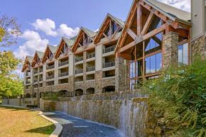 Easy Access to Dogwood Canyon in this great resort Studio Apt